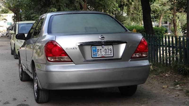 Nissan Sunny 2010 1