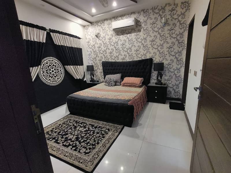 DAILY BASIS LAVISH BRAND NEW SHORT STAY, LONG STAY APPARTMENT FOR RENT IN IQBAL BLOCK BAHRIA TOWN 0