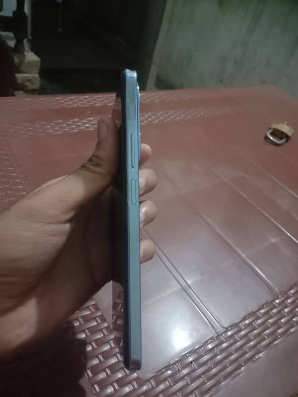 infinix hot 40  8 128 in lush condition 3