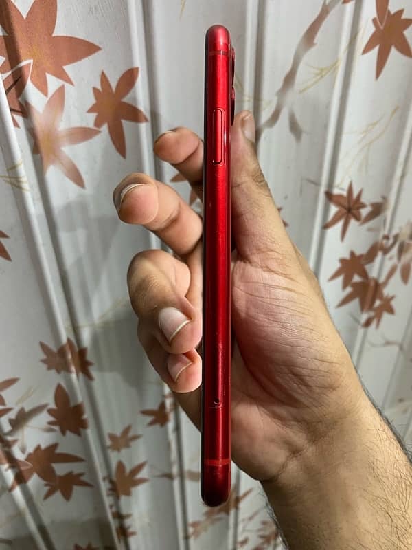 iphone 11 red color 64gb 3