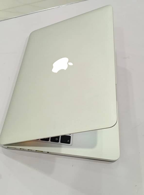 MacBook Pro 2015 i5 8gb 128gb A1503 model 0