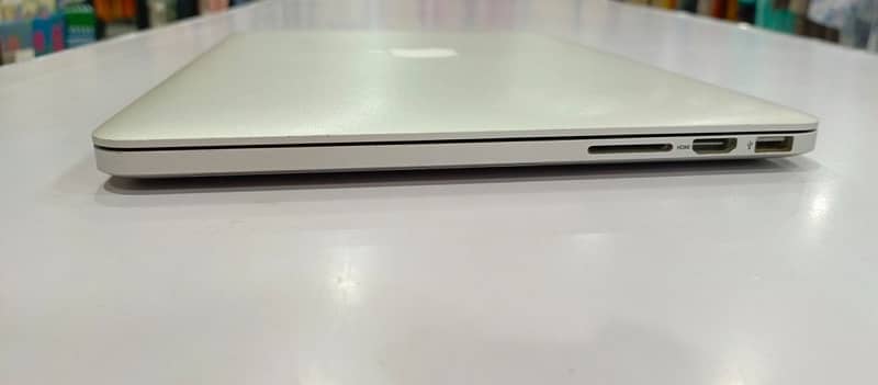 MacBook Pro 2015 i5 8gb 128gb A1503 model 3