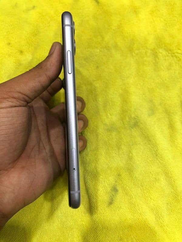 iphone 11 non PTA water pack 84 battery health 10/10 condition 3