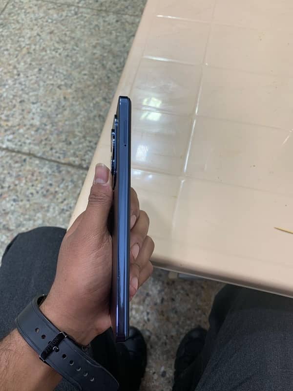 infinix hot 40 8/256 gb  with full packing 3