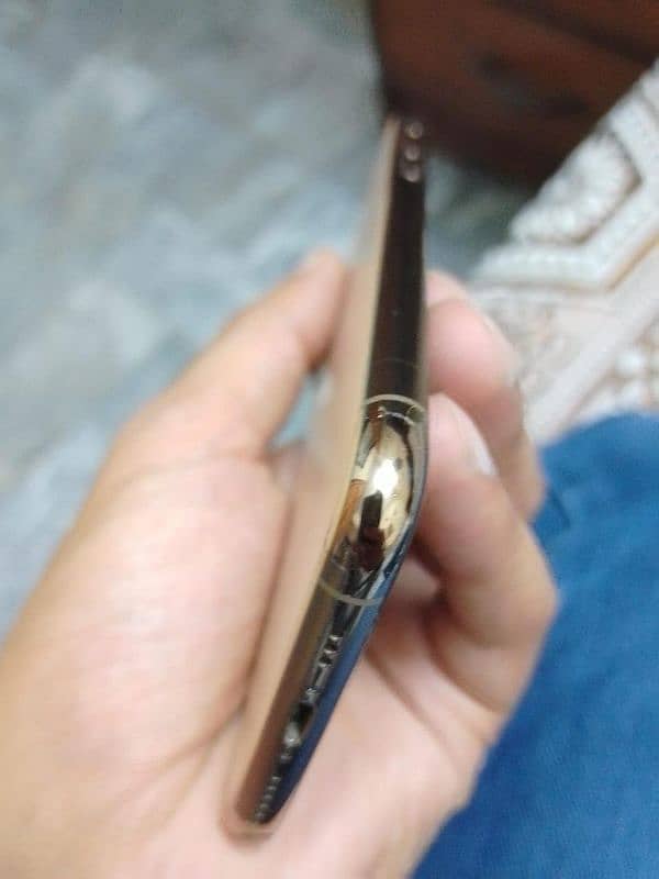 Iphone 11 pro max  Pta 2