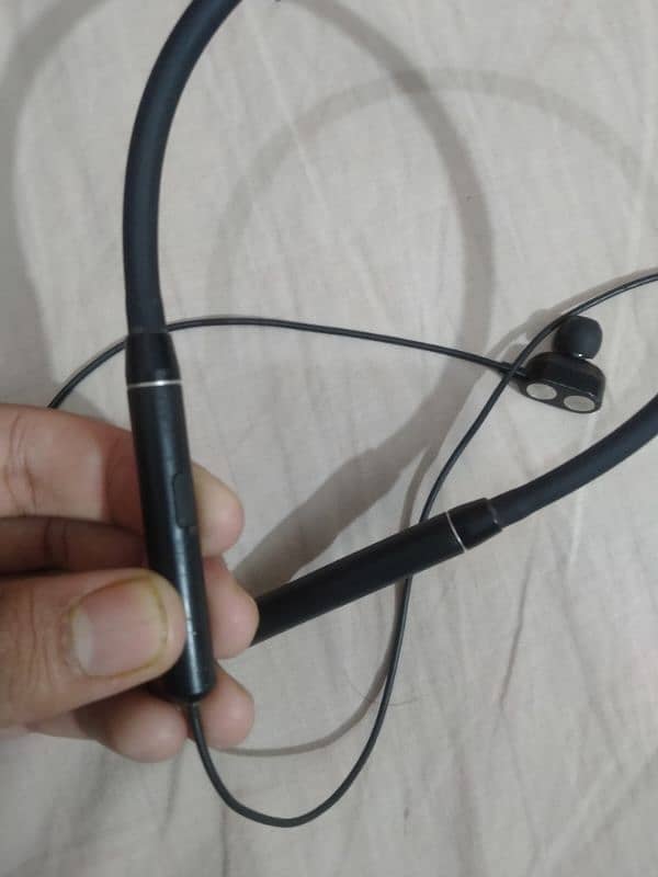 Bluetooth headphones long battery timing 0