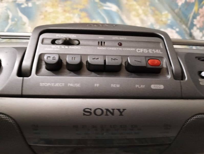 Sony 4band radio and cassette corder high quality music compact size 2