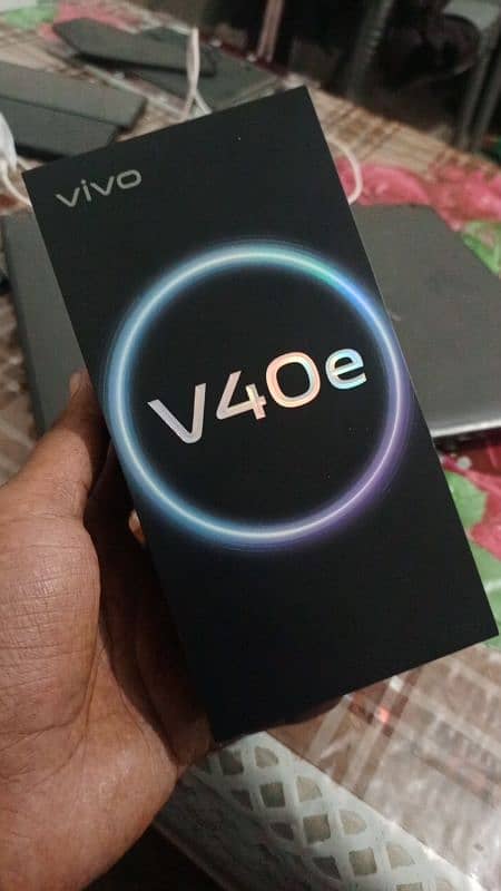 Vivo V40e just box open 1