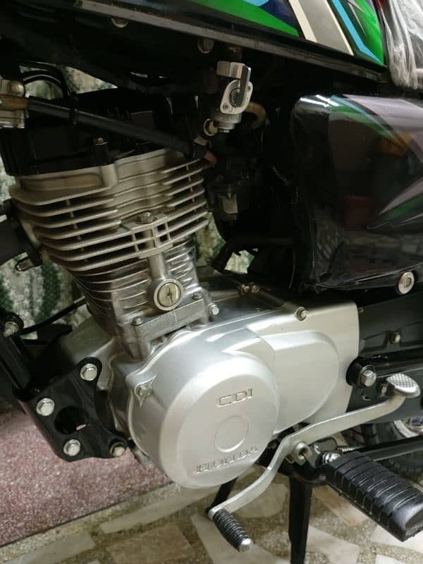 Honda CG 125 MODEL 2023 Lush Condition (0/3/2/0/4/0/9/2/4/2/9) 6