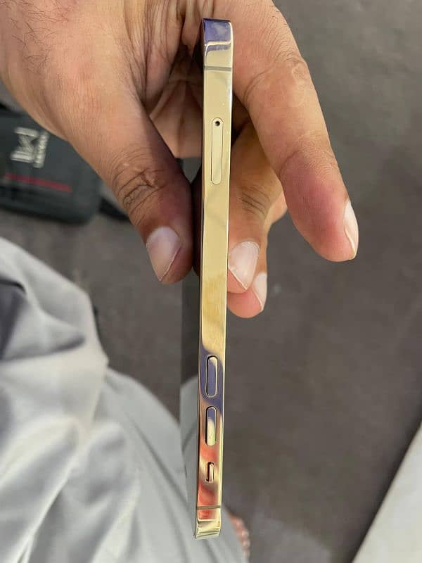 iPhone 12 pro 128gb Non pta Factory unlock golden colour 3