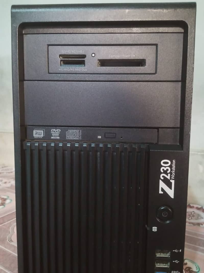 HP Z230 PC Workstation 12