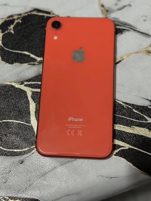 iphone xr dual pta  helath 100%  water pack ok 64 gb only kit 1