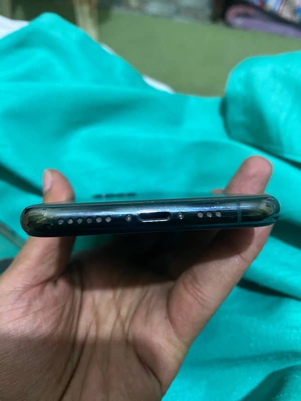 iPhone 11 pro 256gb pta approved 5