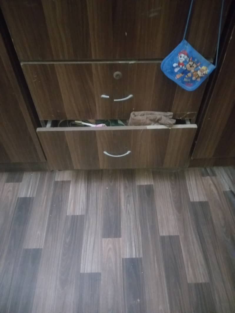 03 Door Wooden Cupboard in Good condition on Cheaper Price 3