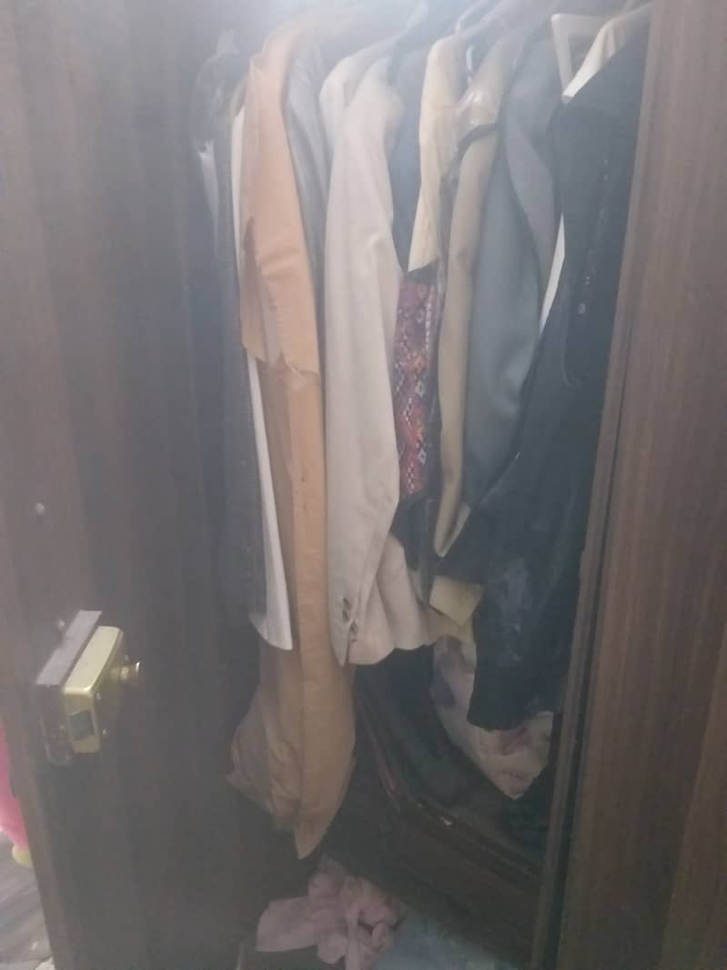 03 Door Wooden Cupboard in Good condition on Cheaper Price 5