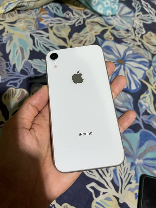 iphone XR 64GB 1