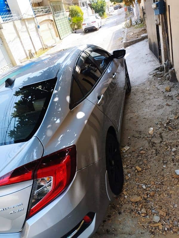 Honda Civic x full option 4