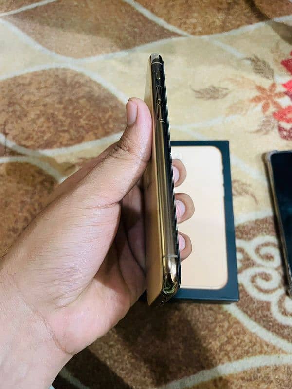 I phone11 pro 256gb 4