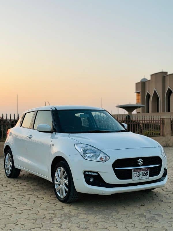 Suzuki Swift GL CVT 2024 6