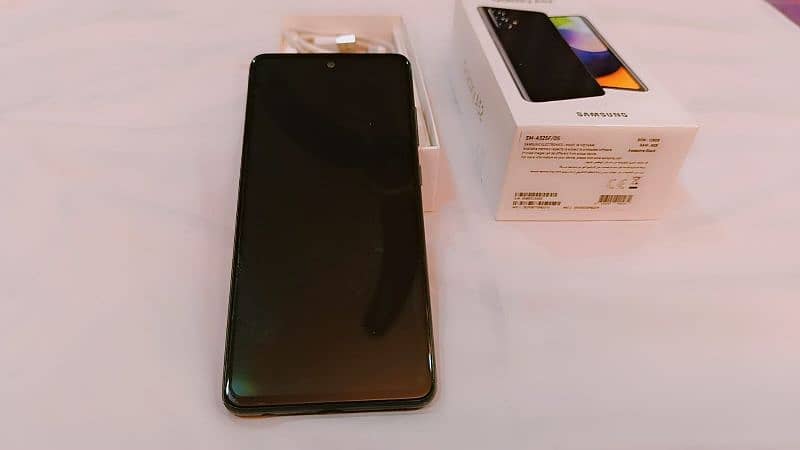 Samsung A52 in 10/10 Condition PTA Approved with box and accessories 2