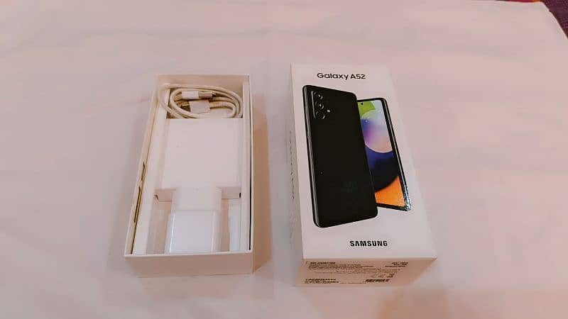 Samsung A52 in 10/10 Condition PTA Approved with box and accessories 3