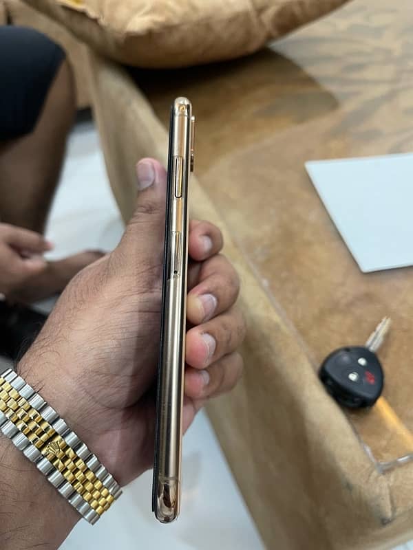 XS S Max 256 GB 3