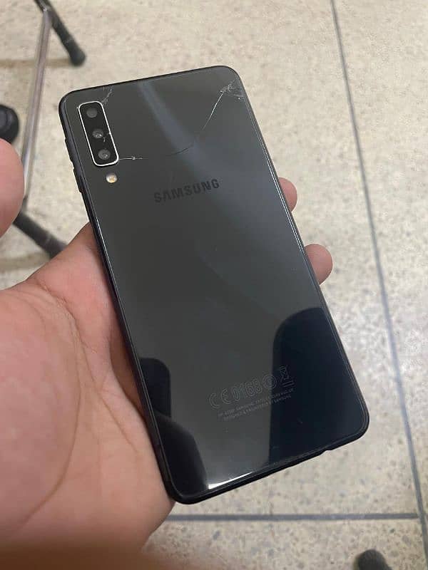 Samsung galaxy A7 4/128 1