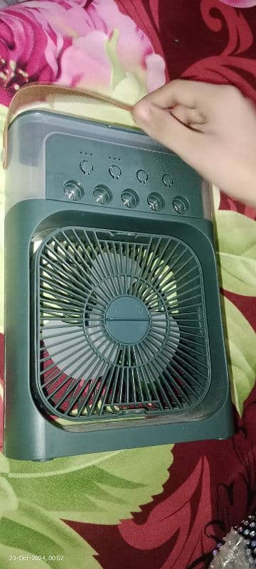 electric charge mini fan , good condition 2