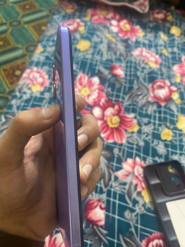 vivo y17s box charger h sath 3 month ki warranty h 5