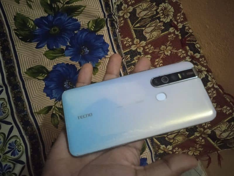 Tecno camon 15 pro with box 0