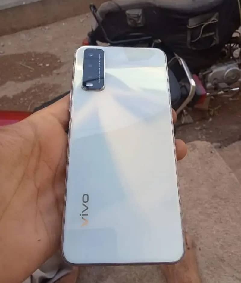 vivo y20 with box 4/64 2