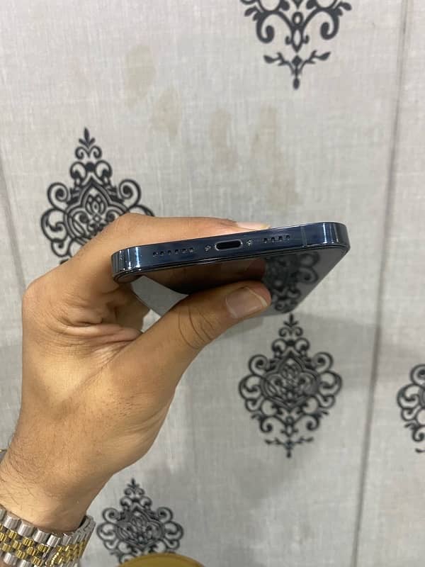 iphone 12 promax DUAL SIM PTA 90 bh/128 gb with box . . all okay 6