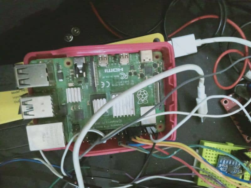 Raspberry pi 4 B+ along with heat sinks and casing 5