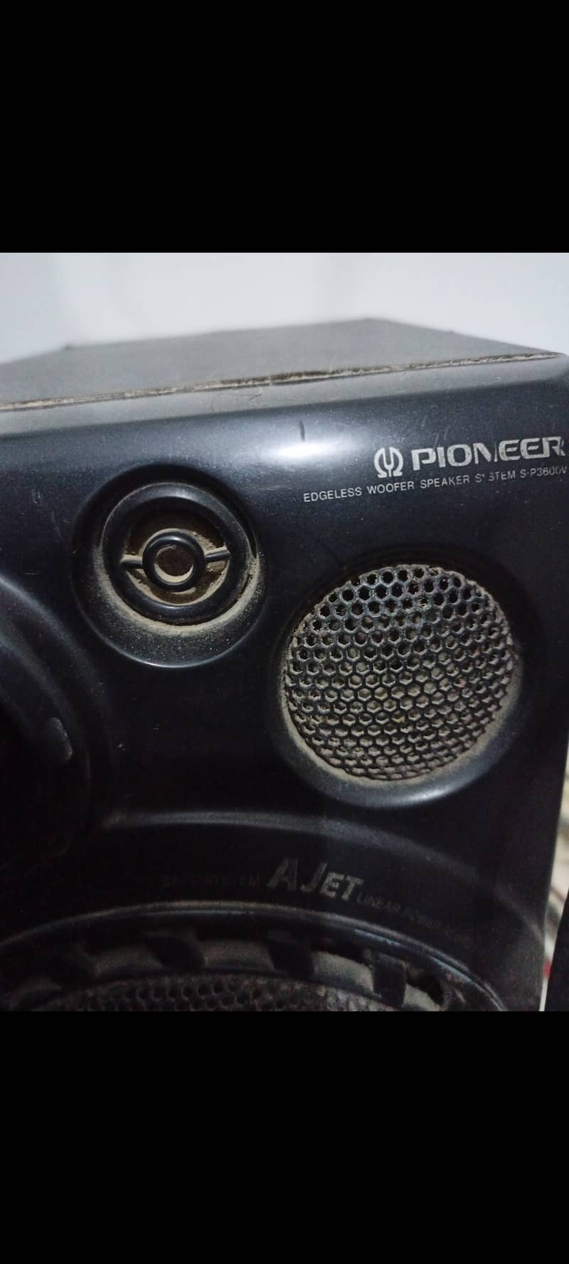 Pioneer speakers 70 watts + 70 watts 6 ohms  total 140 watts 4