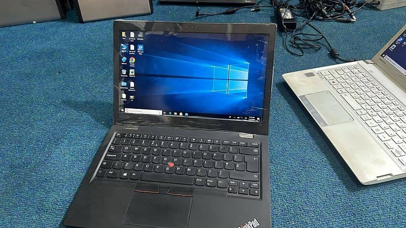 Lenovo laptop i5 8 genritio ram 8 ssd 256 0