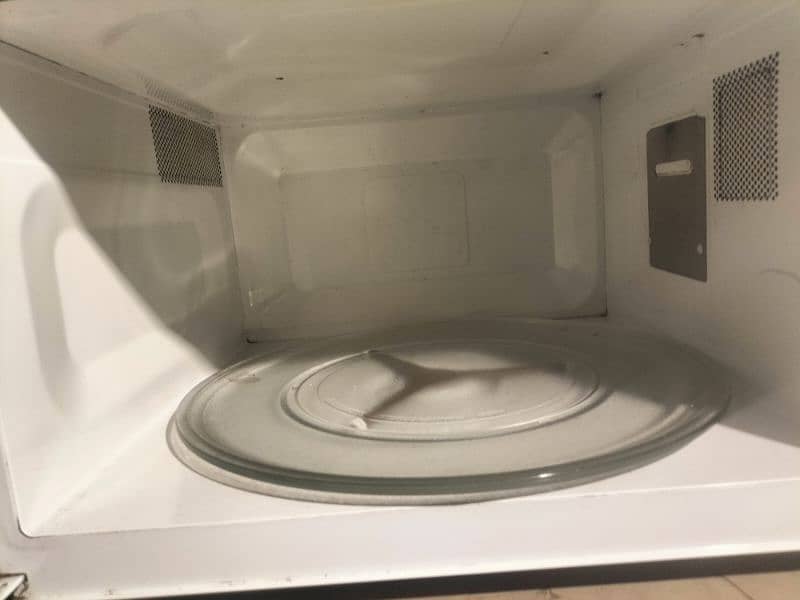 LG microwave oven  10/10 100% original 1