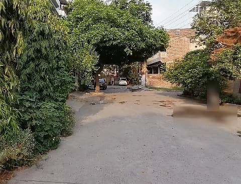 A Stunning House Is Up For Grabs In Marghzar Officers Colony Marghzar Officers Colony 3