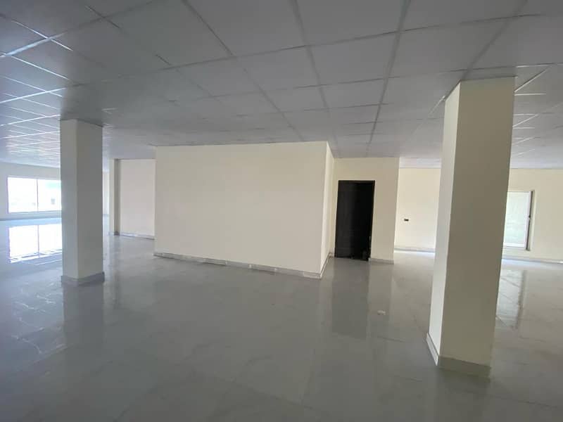 4000 sq. Ft Commercial Hall For Rent 18