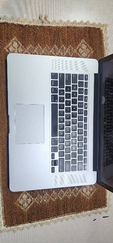 mackbook pro Mid 2015 core i7 Good condition 4