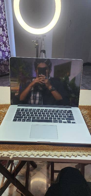 mackbook pro Mid 2015 core i7 Good condition 5