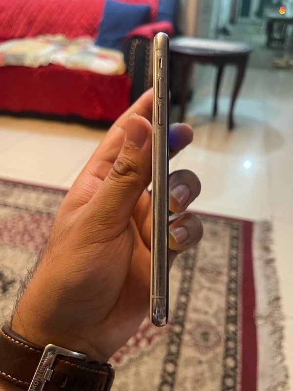 iPhone X 64 GB PTA Approved 5