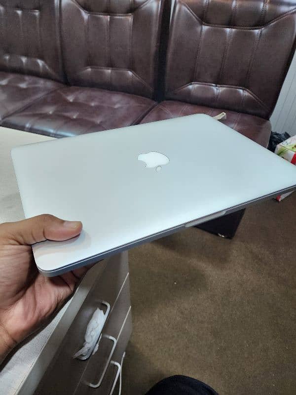 Macbook Pro 2015 Model early 13 inch 4