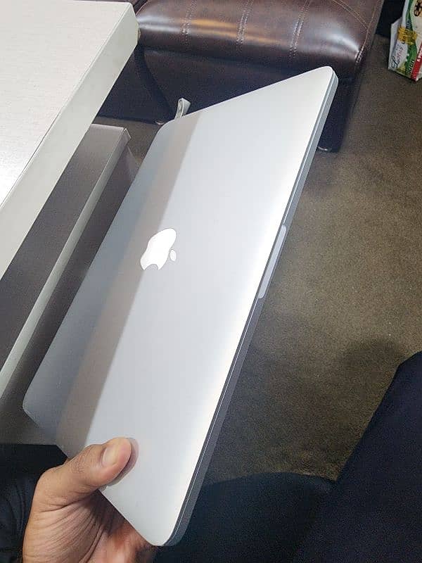 Macbook Pro 2015 Model early 13 inch 5