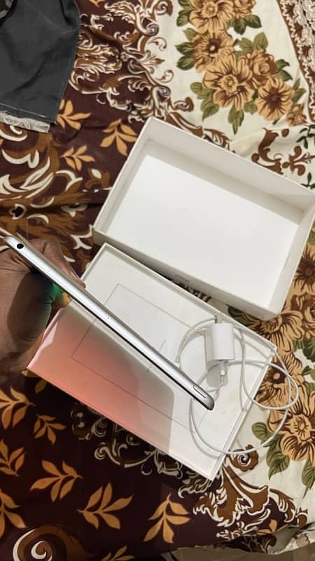 ipad 9th generation 64gb full box 0