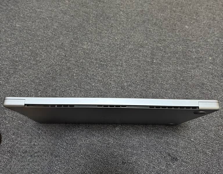 Apple macbook pro 16.2 inch M1 2021 space grey 0