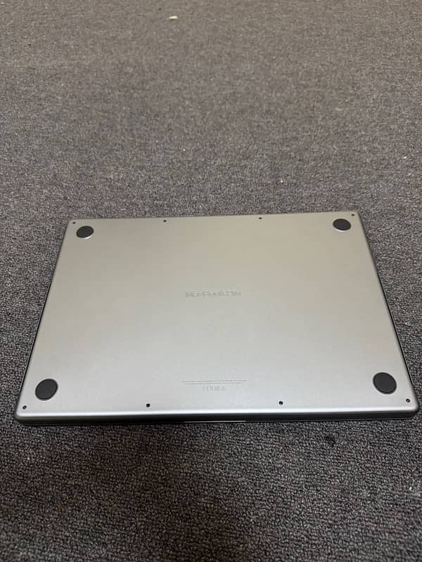 Apple macbook pro 16.2 inch M1 2021 space grey 3