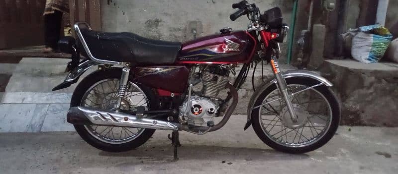 Honda 125 Red Colour Model 2017 0