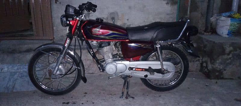 Honda 125 Red Colour Model 2017 1