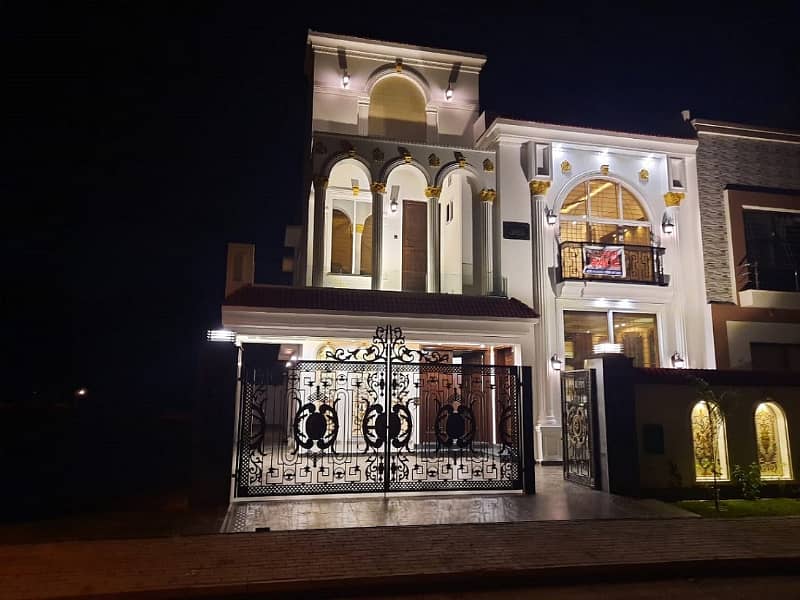 10 Marla House For Sale In Janiper Block Bahria Town Lahore 1