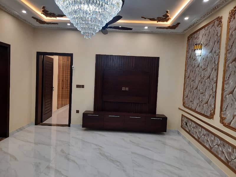 10 Marla House For Sale In Janiper Block Bahria Town Lahore 10